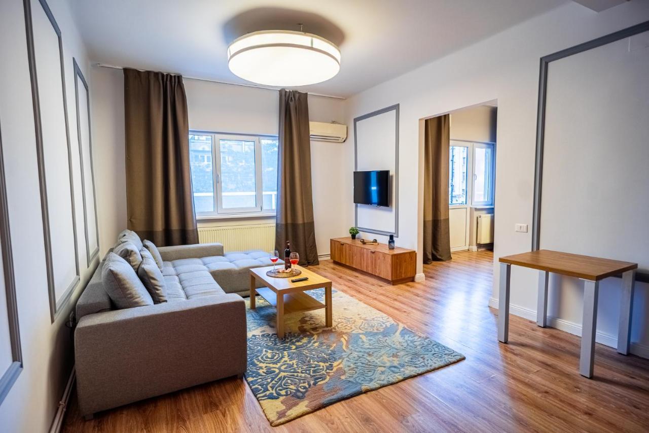 Heritage Hideaway - City'S Architectural Splendor Bukares Bagian luar foto